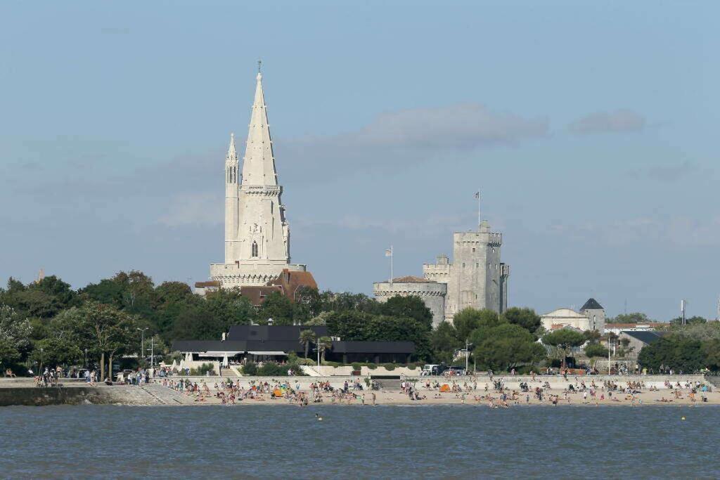 Appartement Avec Cour Privee Centre Ville Classe 4 Etoiles Remparts 1 La Rochelle  Exteriér fotografie