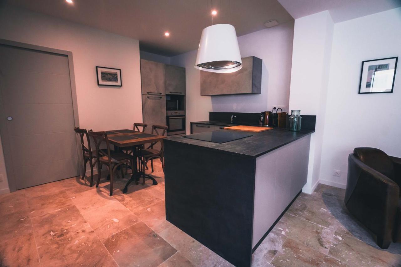 Appartement Avec Cour Privee Centre Ville Classe 4 Etoiles Remparts 1 La Rochelle  Exteriér fotografie